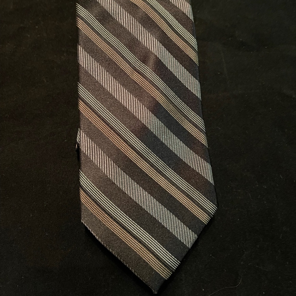 JOS A. BANK "JOSEPH LINE" 100% SILK TIE, MADE IN ITALY